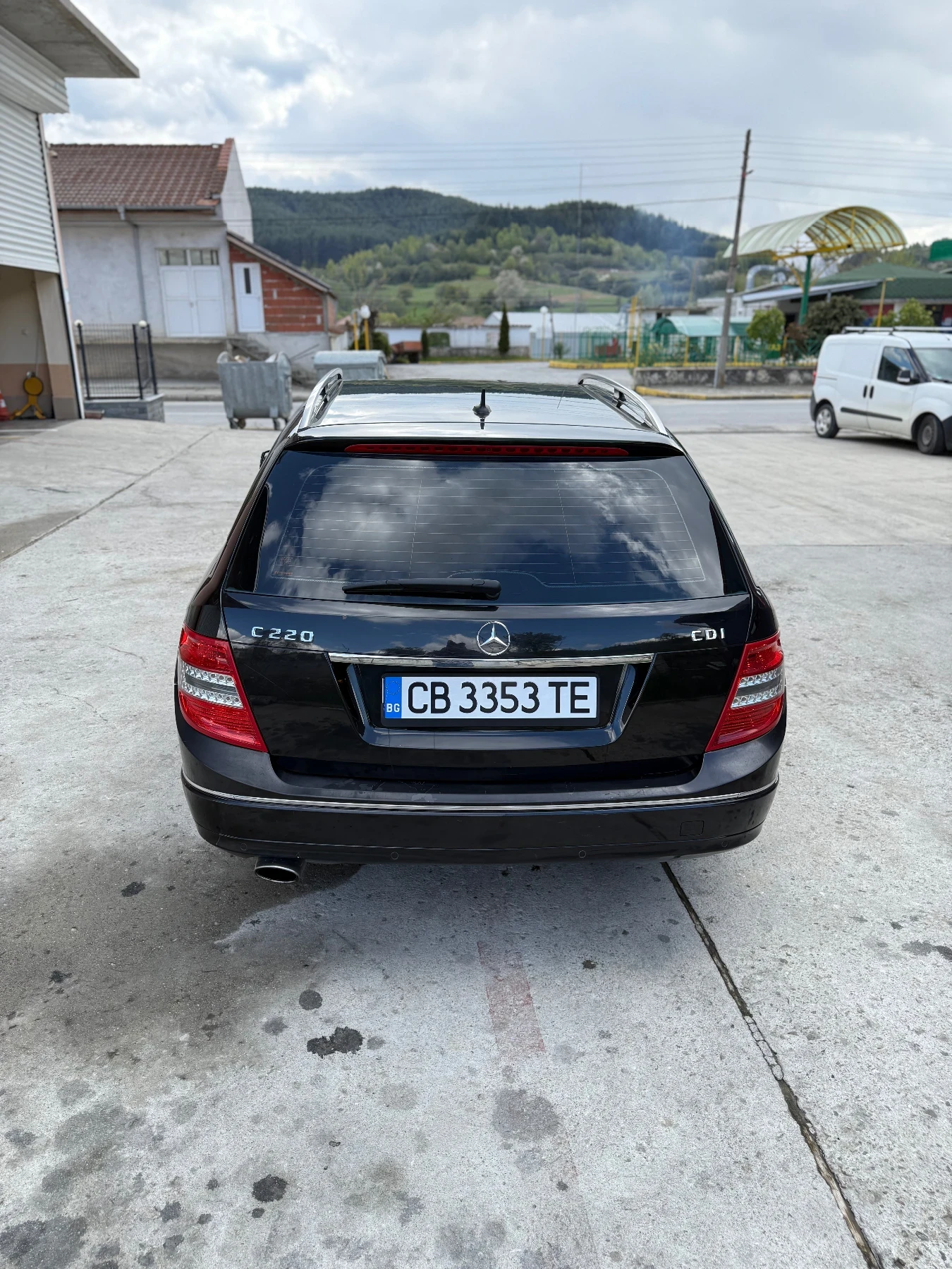 Mercedes-Benz C 220, снимка 4 - Автомобили и джипове - 54516772