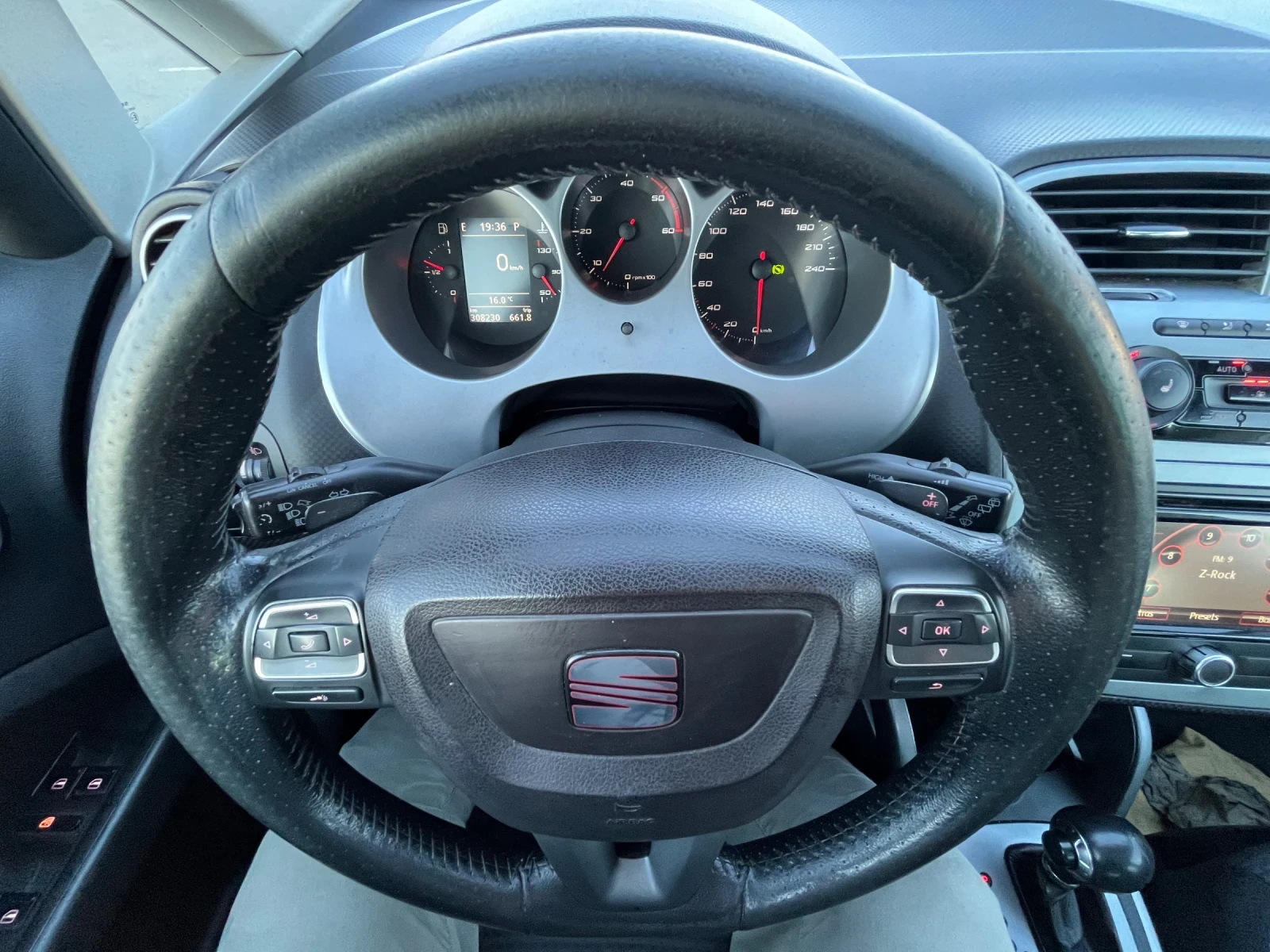 Seat Altea XL 2.0/140hp/DSG, снимка 13 - Автомобили и джипове - 54574950
