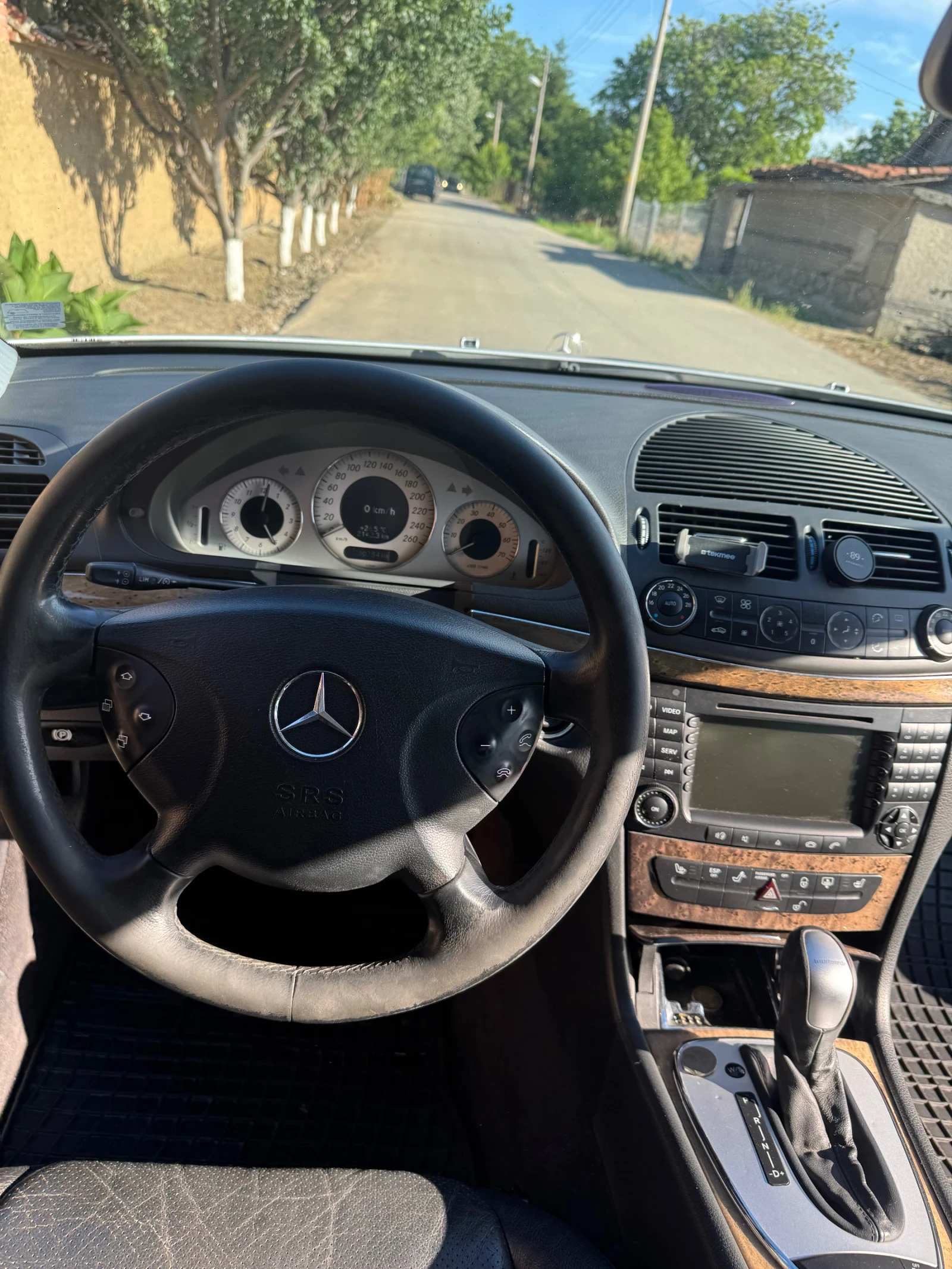 Mercedes-Benz E 320, снимка 7 - Автомобили и джипове - 54747737