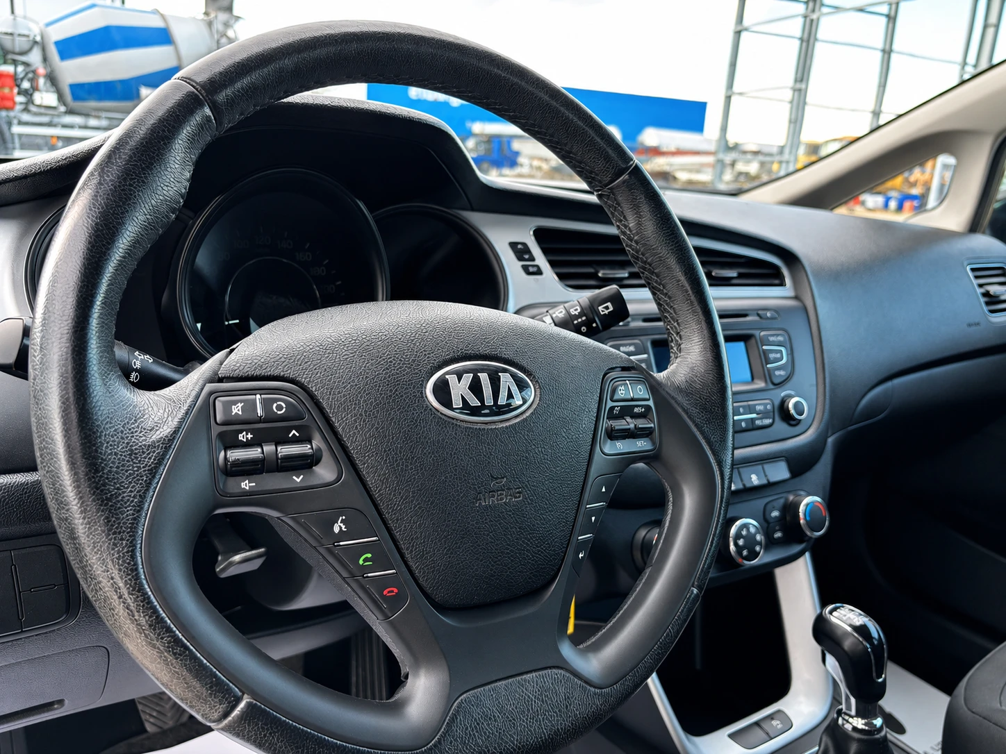 Kia Ceed 1.6D CRDI 16V 6ск., снимка 12 - Автомобили и джипове - 54840109