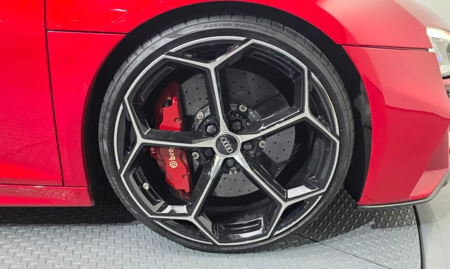 Audi R8 V10 SPYDER, снимка 4 - Автомобили и джипове - 54901572