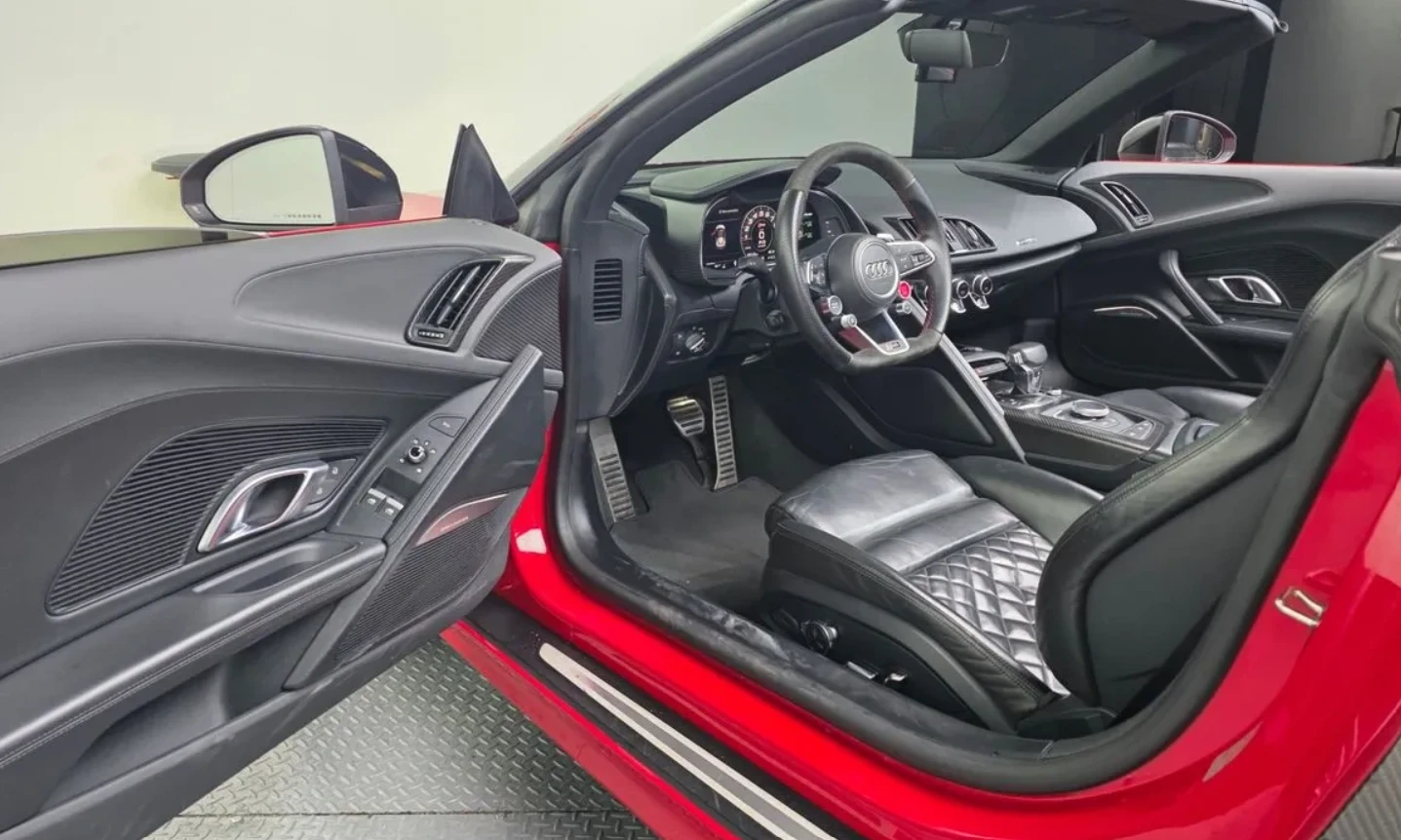 Audi R8 V10 SPYDER, снимка 10 - Автомобили и джипове - 54901572