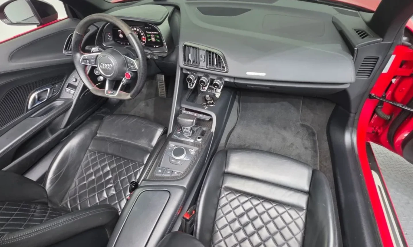 Audi R8 V10 SPYDER, снимка 7 - Автомобили и джипове - 54901572