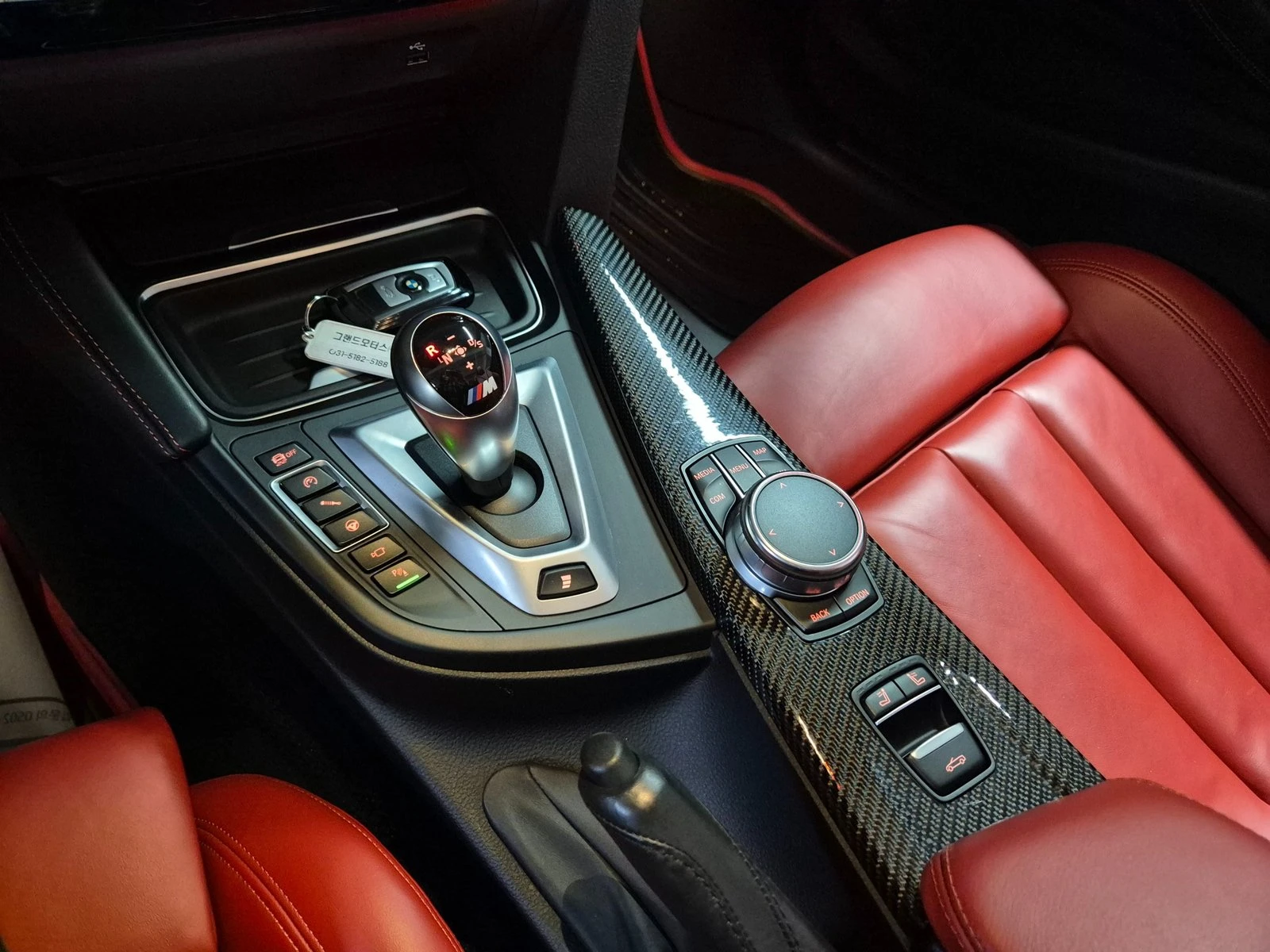BMW M4 HUD* KEYLESS* ПОДГРЕВ ВОЛАН* КРАЙНА ЦЕНА, снимка 8 - Автомобили и джипове - 55271901