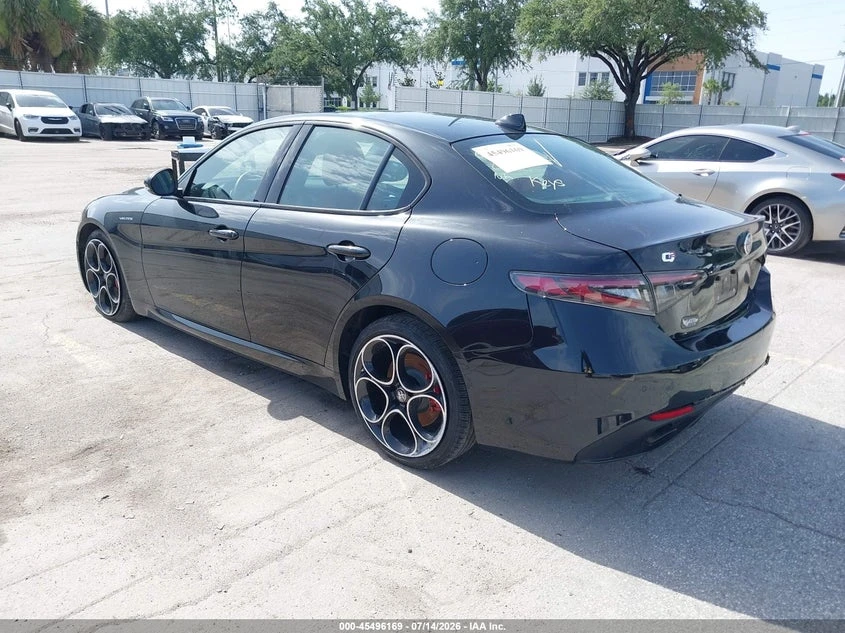 Alfa Romeo Giulia 2.0l Veloce Rwd, снимка 3 - Автомобили и джипове - 55591324
