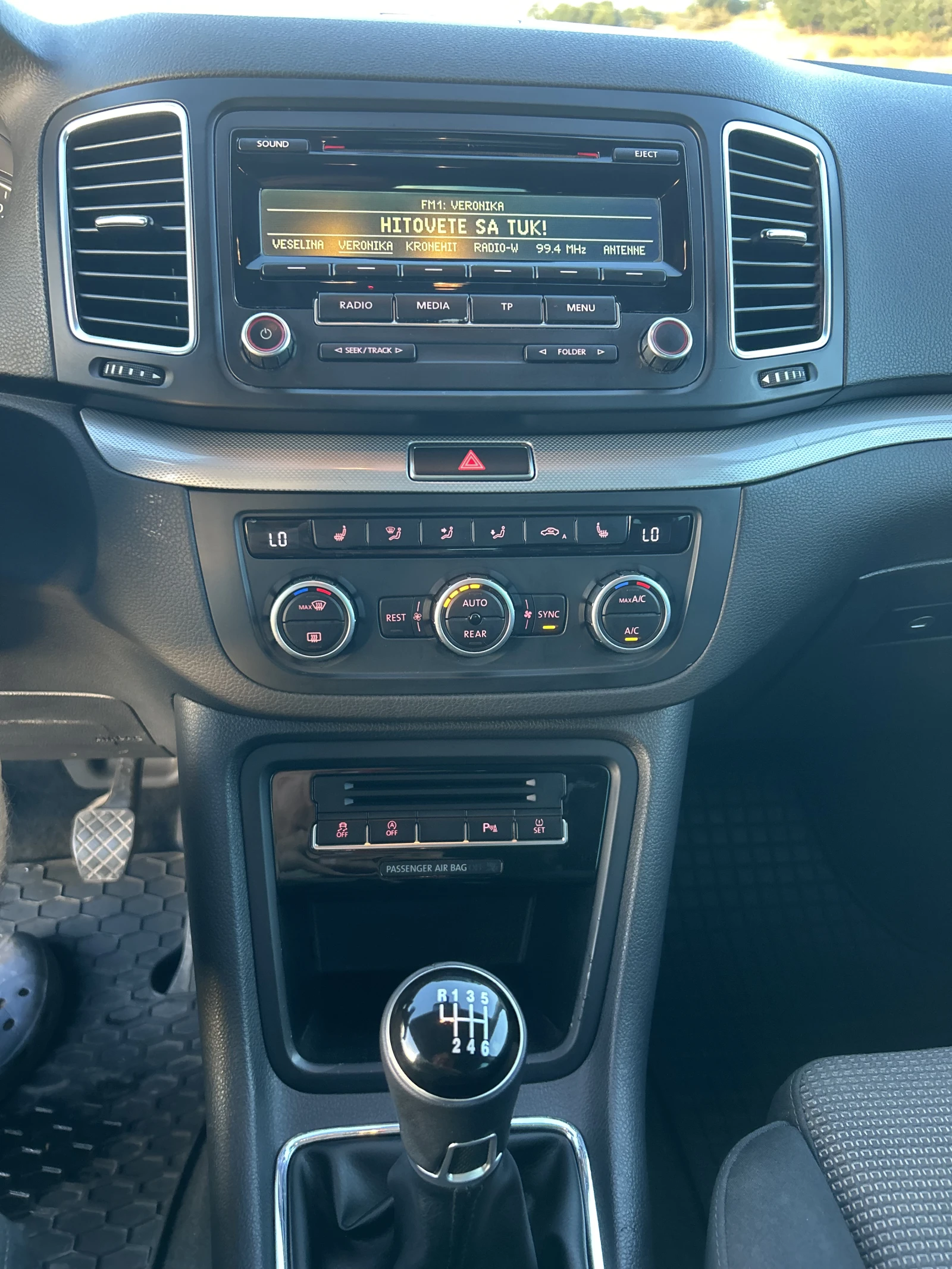 VW Sharan VW Sharan 2.0 TDI BlueMotion 6ск., снимка 16 - Автомобили и джипове - 55838116
