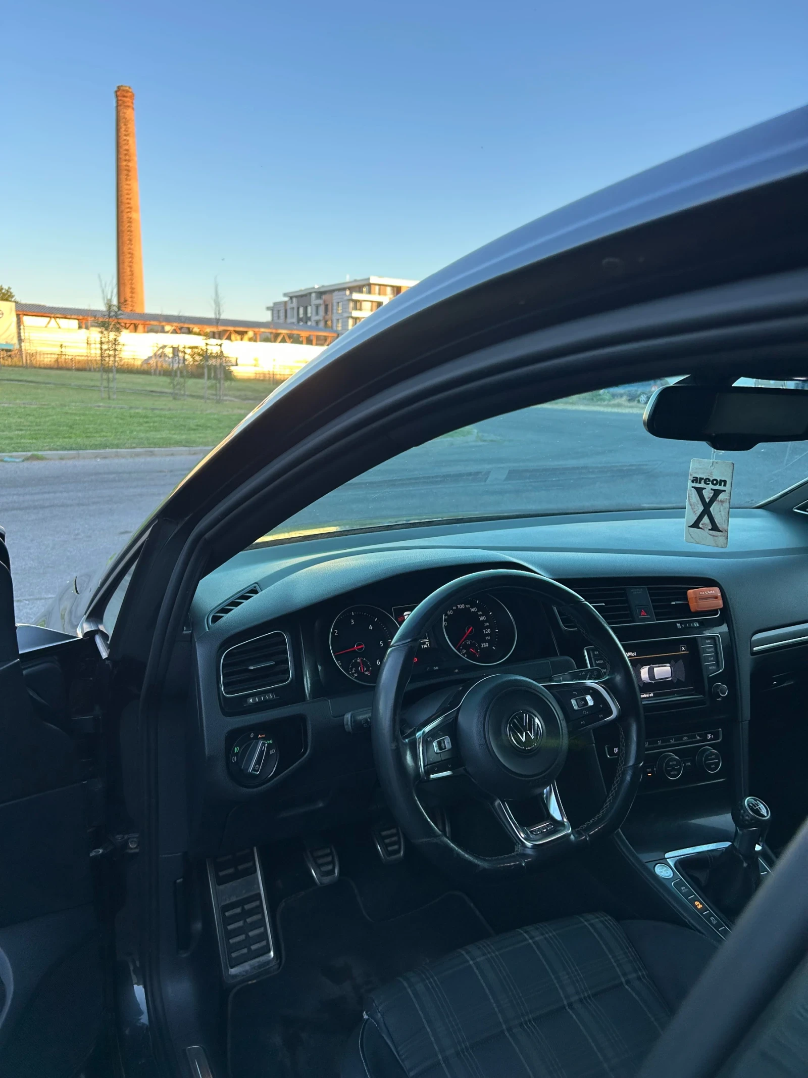 VW Golf, снимка 7 - Автомобили и джипове - 55994229