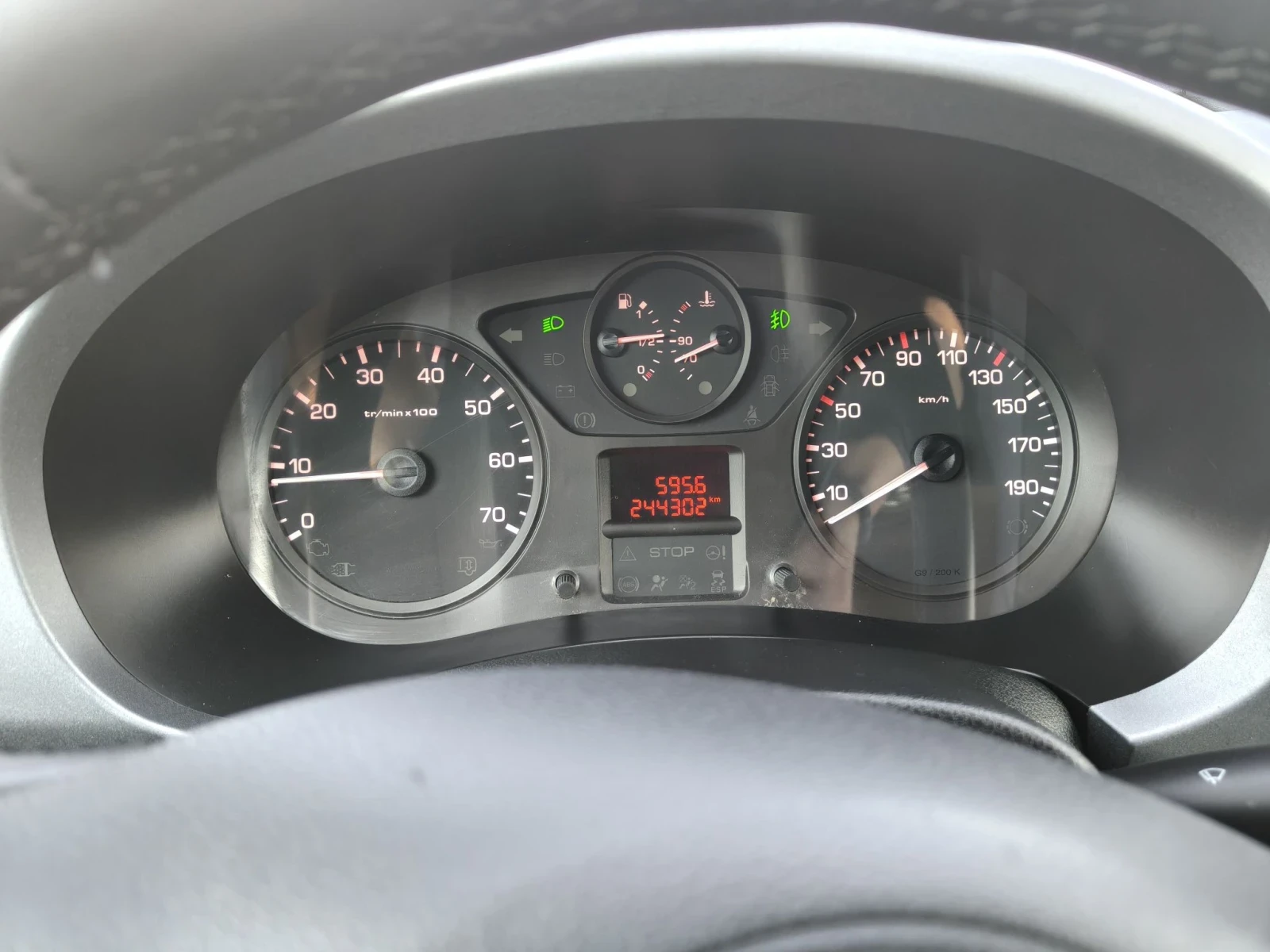 Citroen Berlingo 1.6hdi XTR, снимка 13 - Автомобили и джипове - 56046458