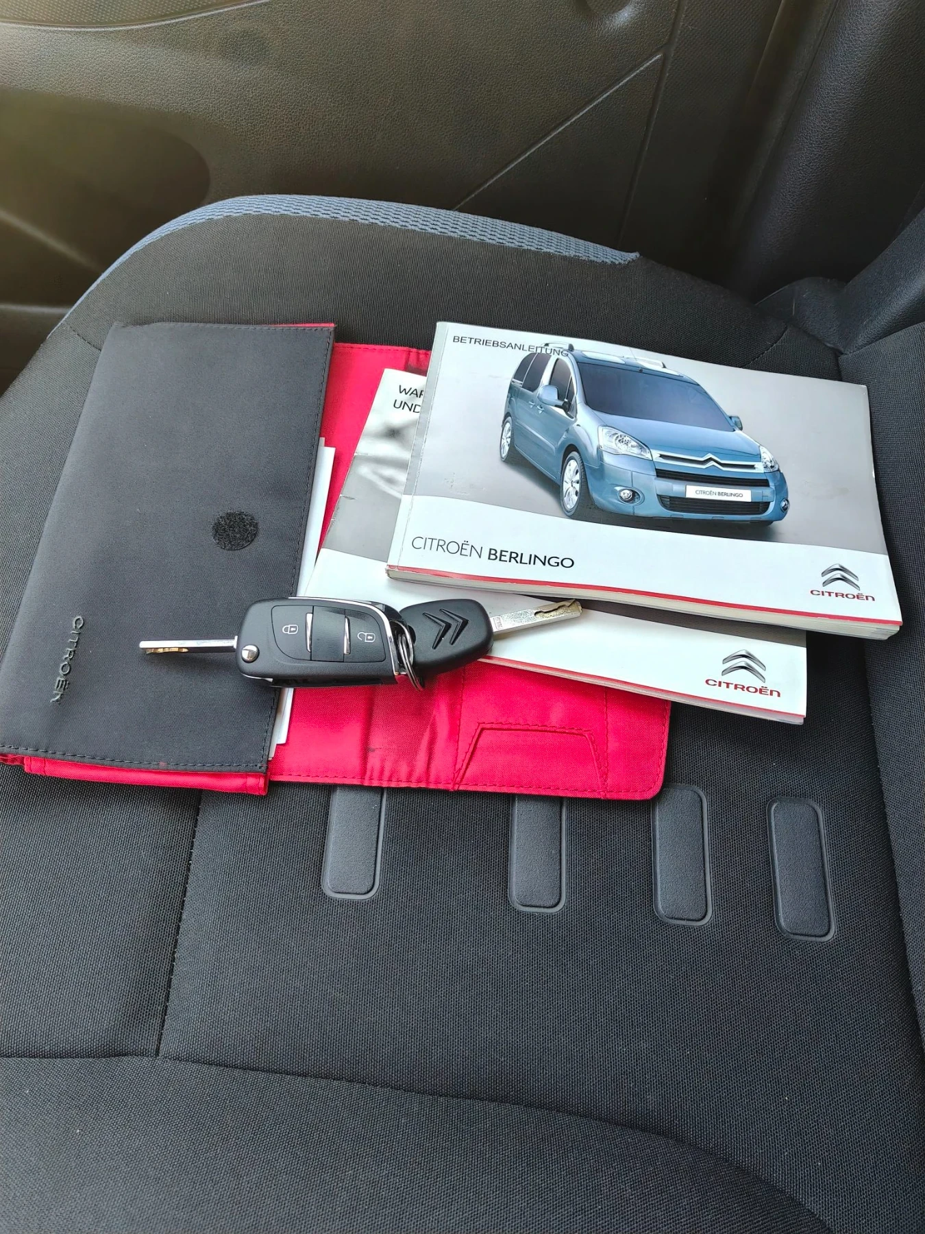 Citroen Berlingo 1.6hdi XTR, снимка 15 - Автомобили и джипове - 56046458