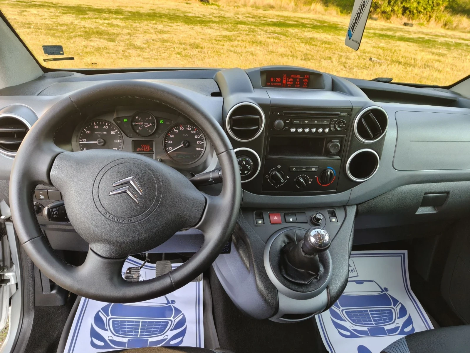 Citroen Berlingo 1.6hdi XTR, снимка 12 - Автомобили и джипове - 56046458