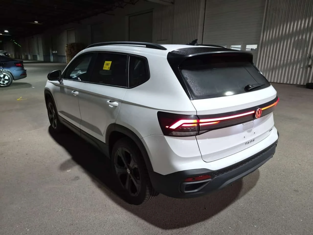 VW Taos * COMFORTLINE BLACK EDITION * AWD * CARFAX * , снимка 4 - Автомобили и джипове - 56215907