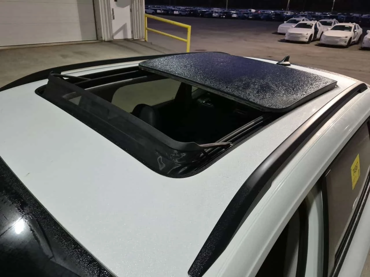 VW Taos * COMFORTLINE BLACK EDITION * AWD * CARFAX * , снимка 5 - Автомобили и джипове - 56215907