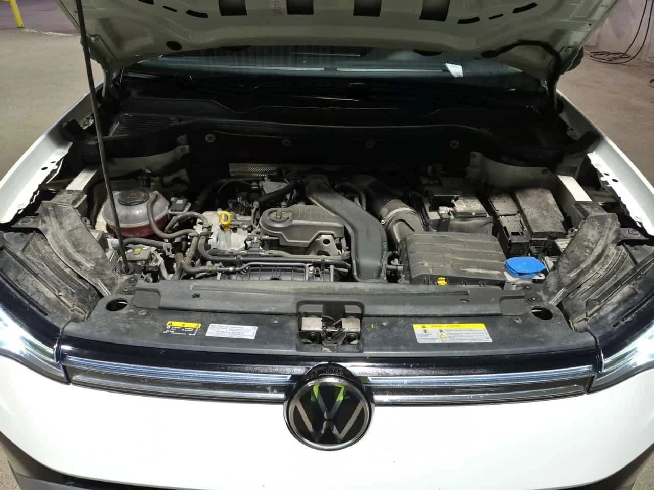VW Taos * COMFORTLINE BLACK EDITION * AWD * CARFAX * , снимка 17 - Автомобили и джипове - 56215907