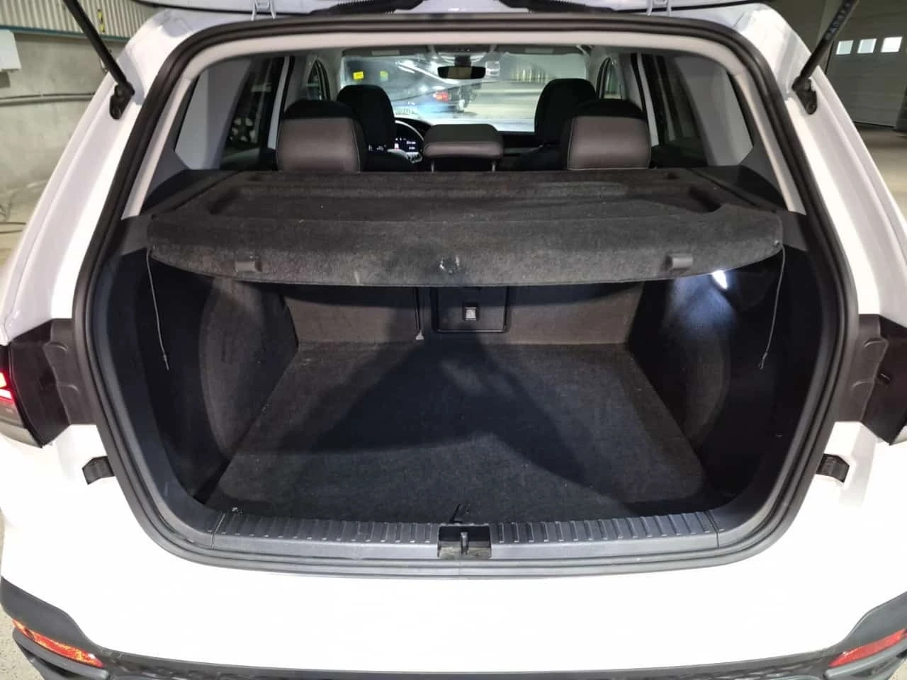 VW Taos * COMFORTLINE BLACK EDITION * AWD * CARFAX * , снимка 13 - Автомобили и джипове - 56215907