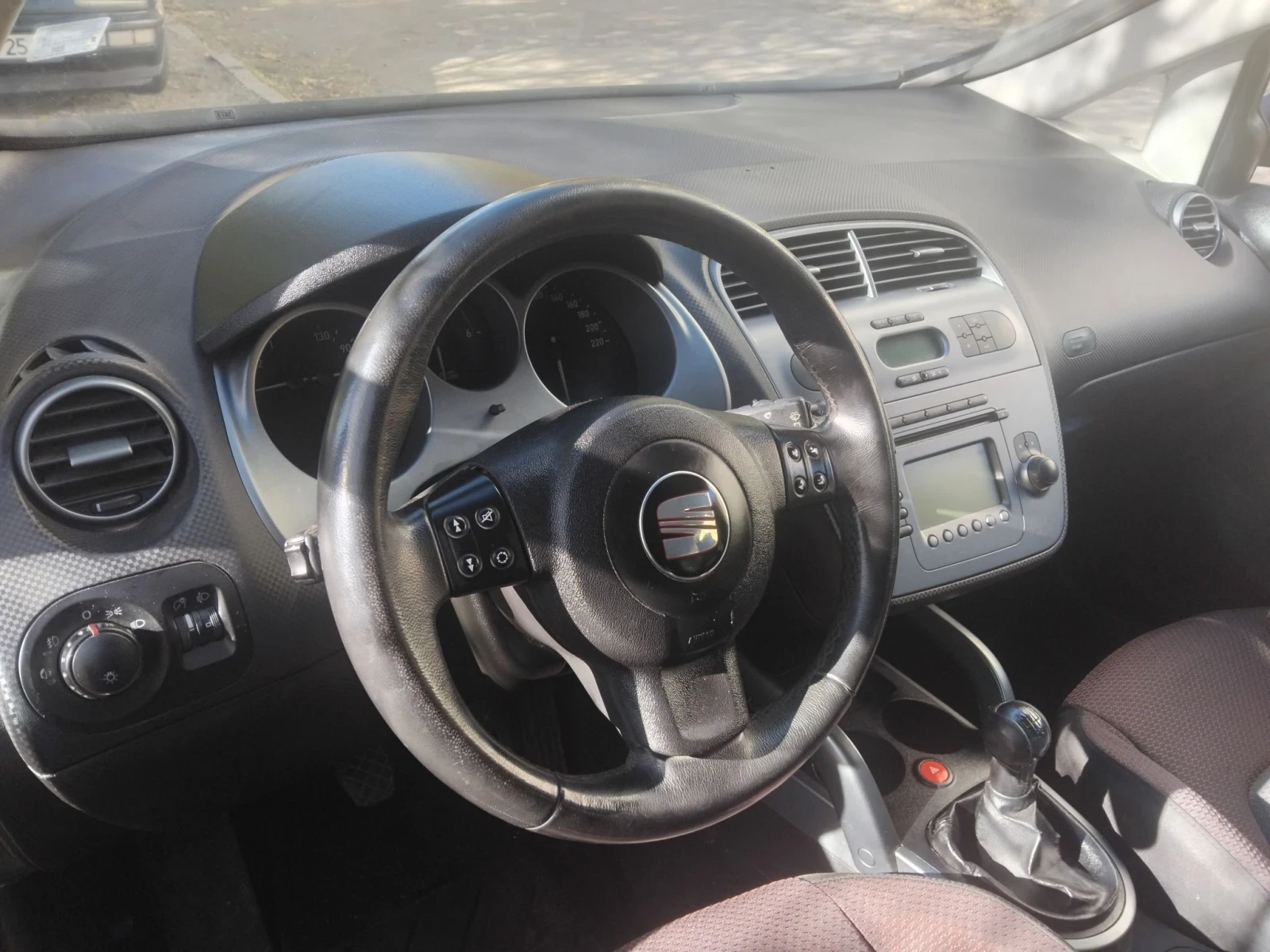 Seat Altea 1.9 BKC, снимка 9 - Автомобили и джипове - 56636174