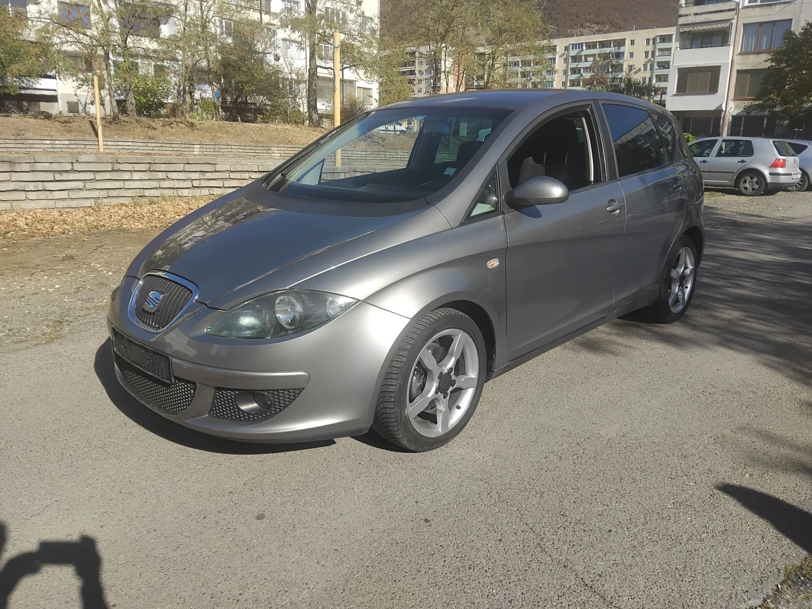 Seat Altea 1.9 BKC, снимка 7 - Автомобили и джипове - 56636174