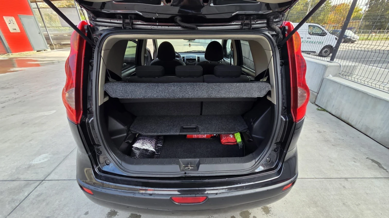 Nissan Note 1.4i 16v E11, снимка 11 - Автомобили и джипове - 56746709