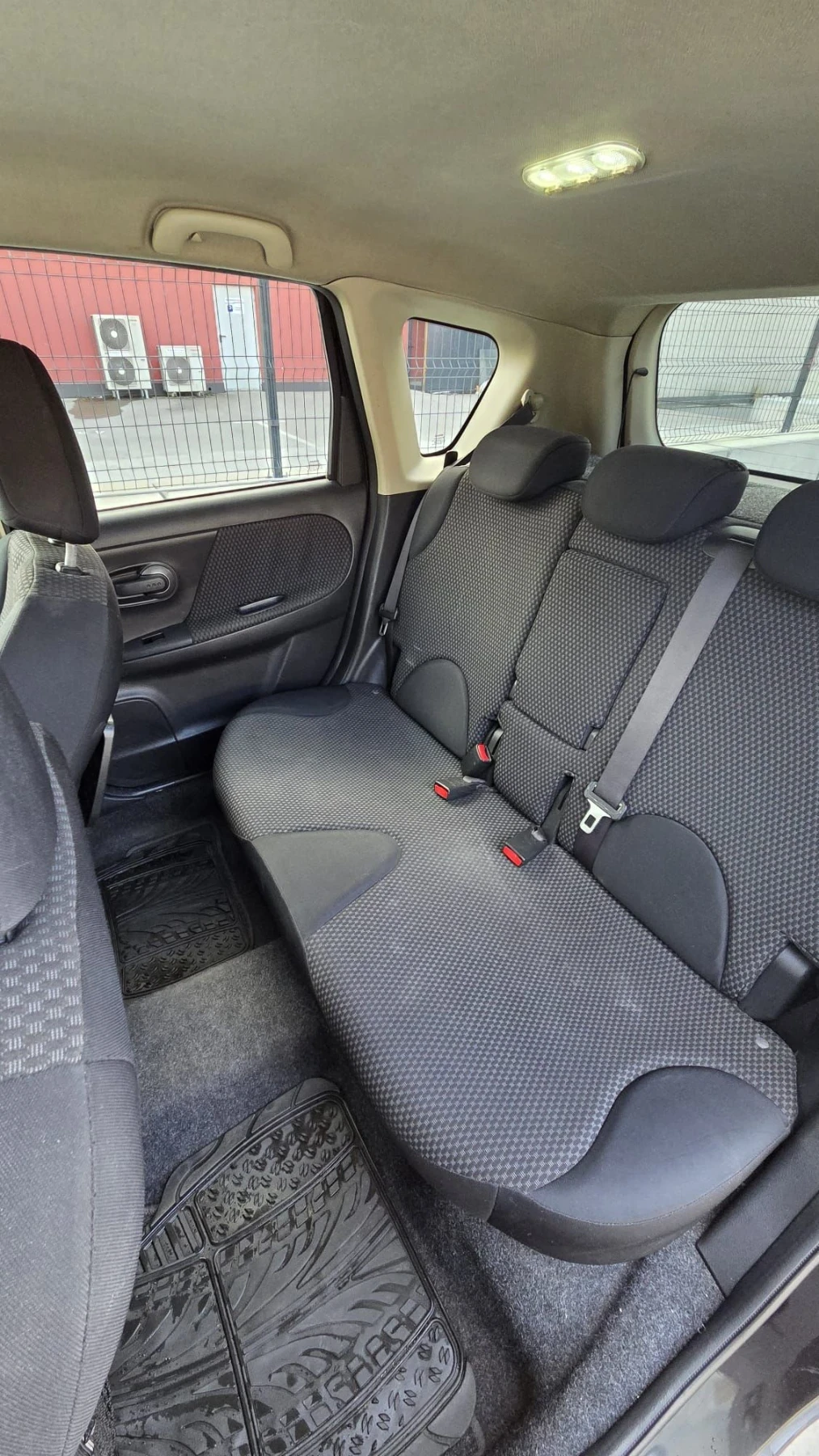 Nissan Note 1.4i 16v E11, снимка 7 - Автомобили и джипове - 56746709