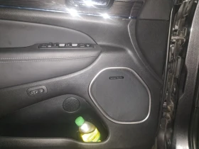 Jeep Grand cherokee OVERLAND, снимка 15