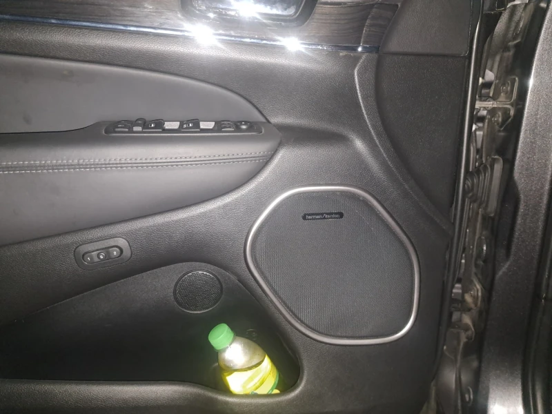 Jeep Grand cherokee OVERLAND, снимка 15 - Автомобили и джипове - 52352175