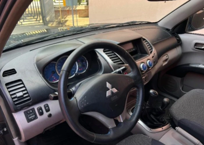 Mitsubishi L200, снимка 7 - Автомобили и джипове - 56697964