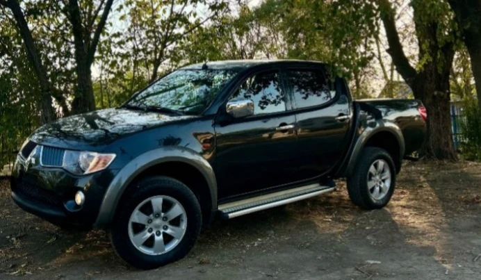 Mitsubishi L200, снимка 2 - Автомобили и джипове - 56697964