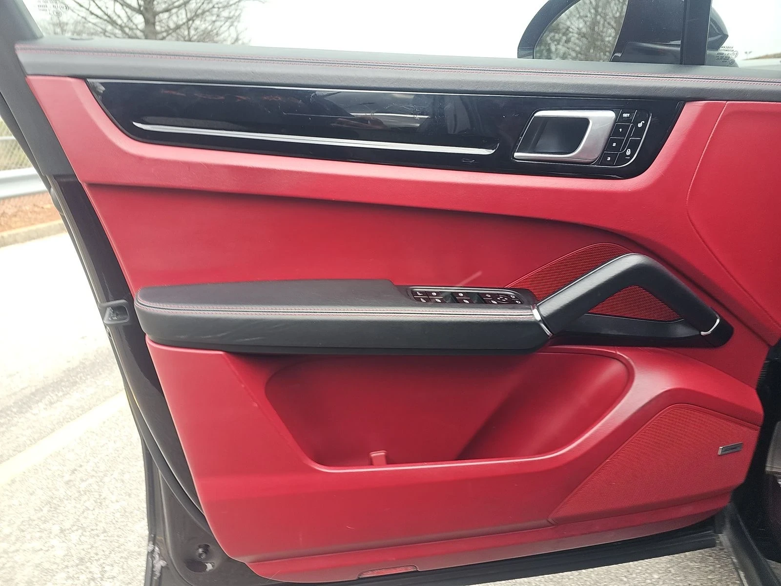 Porsche Cayenne | ЧЕРВЕН САЛОН | ПАНОРАМА | 360 КАМЕРИ |  - изображение 9