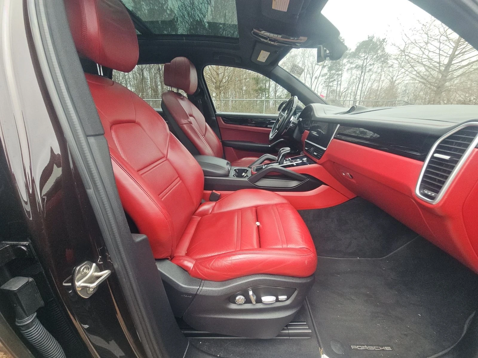 Porsche Cayenne | ЧЕРВЕН САЛОН | ПАНОРАМА | 360 КАМЕРИ |  - изображение 8
