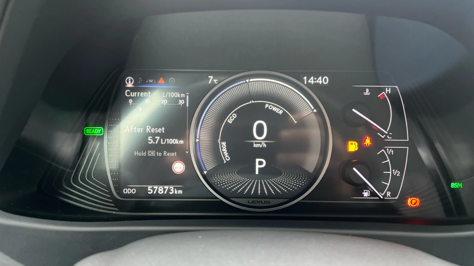 Lexus UX 250h Executive Plus, снимка 13 - Автомобили и джипове - 53910503