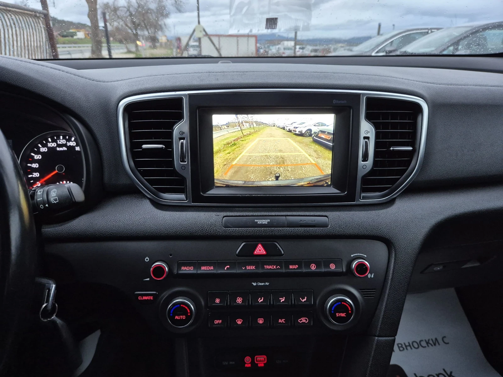 Kia Sportage 1, 7CRDI/КАМЕРА/НАВИГАЦИЯ, снимка 14 - Автомобили и джипове - 54257266