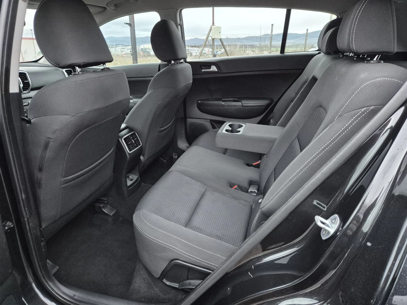 Kia Sportage 1, 7CRDI/КАМЕРА/НАВИГАЦИЯ, снимка 11 - Автомобили и джипове - 54257266