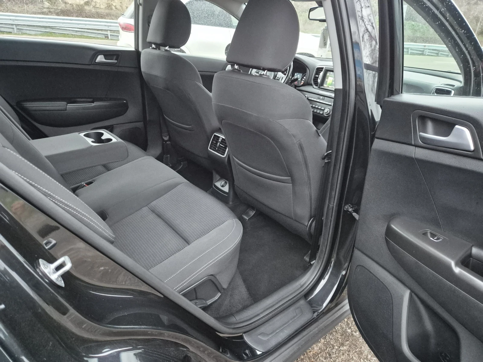 Kia Sportage 1, 7CRDI/КАМЕРА/НАВИГАЦИЯ, снимка 8 - Автомобили и джипове - 54257266