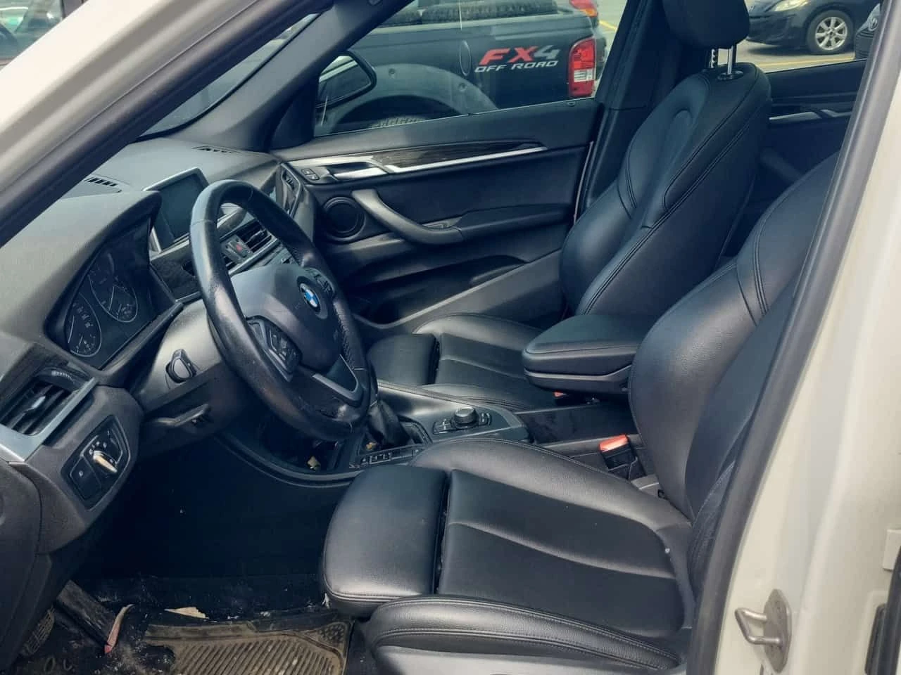 BMW X1 XDRIVE28I| ПОДГРЕВИ| ЗАДНА КАМЕРА| ПАНО| , снимка 7 - Автомобили и джипове - 55322202
