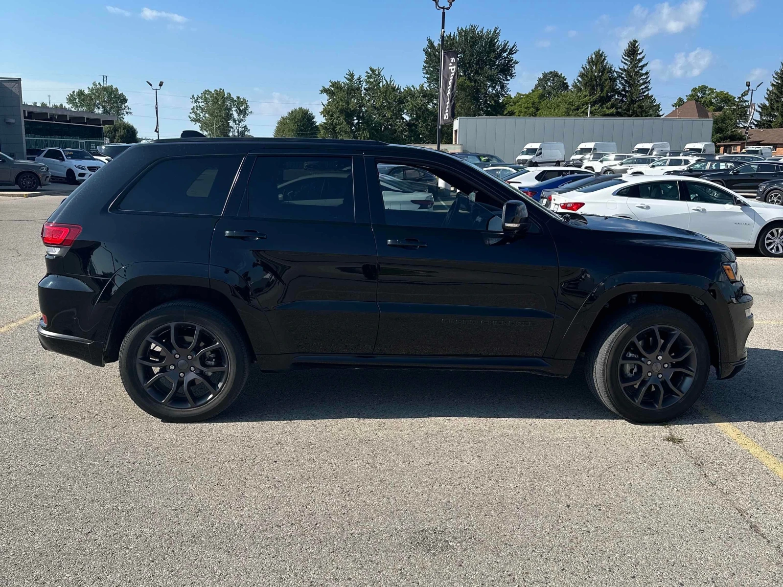 Jeep Grand cherokee High Altitude | ПАНОРАМА | ДИСТРОНИК | ТАБЛЕТИ, снимка 4 - Автомобили и джипове - 55875848