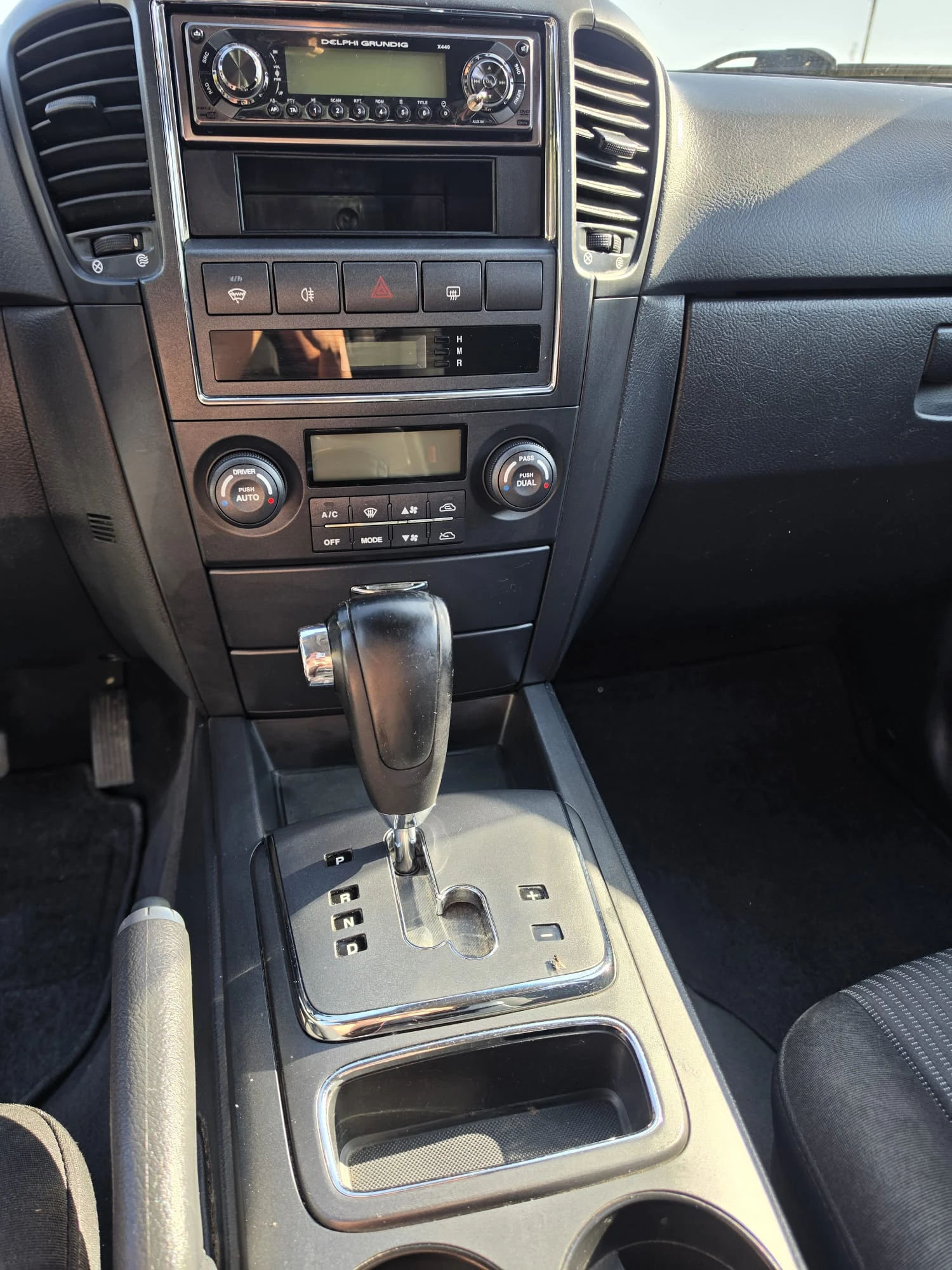 Kia Sorento, снимка 15 - Автомобили и джипове - 55905835