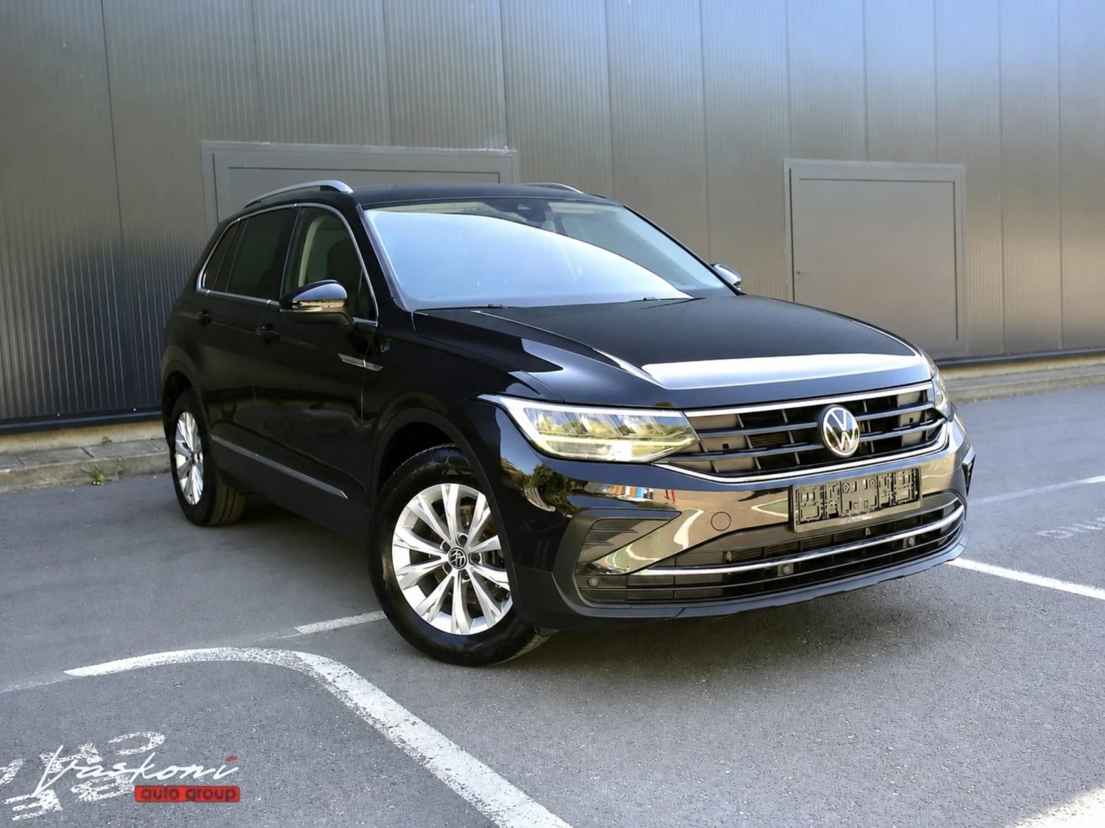 VW Tiguan 2.0 TDI DIGITAL FACELIFT, снимка 2 - Автомобили и джипове - 55965184