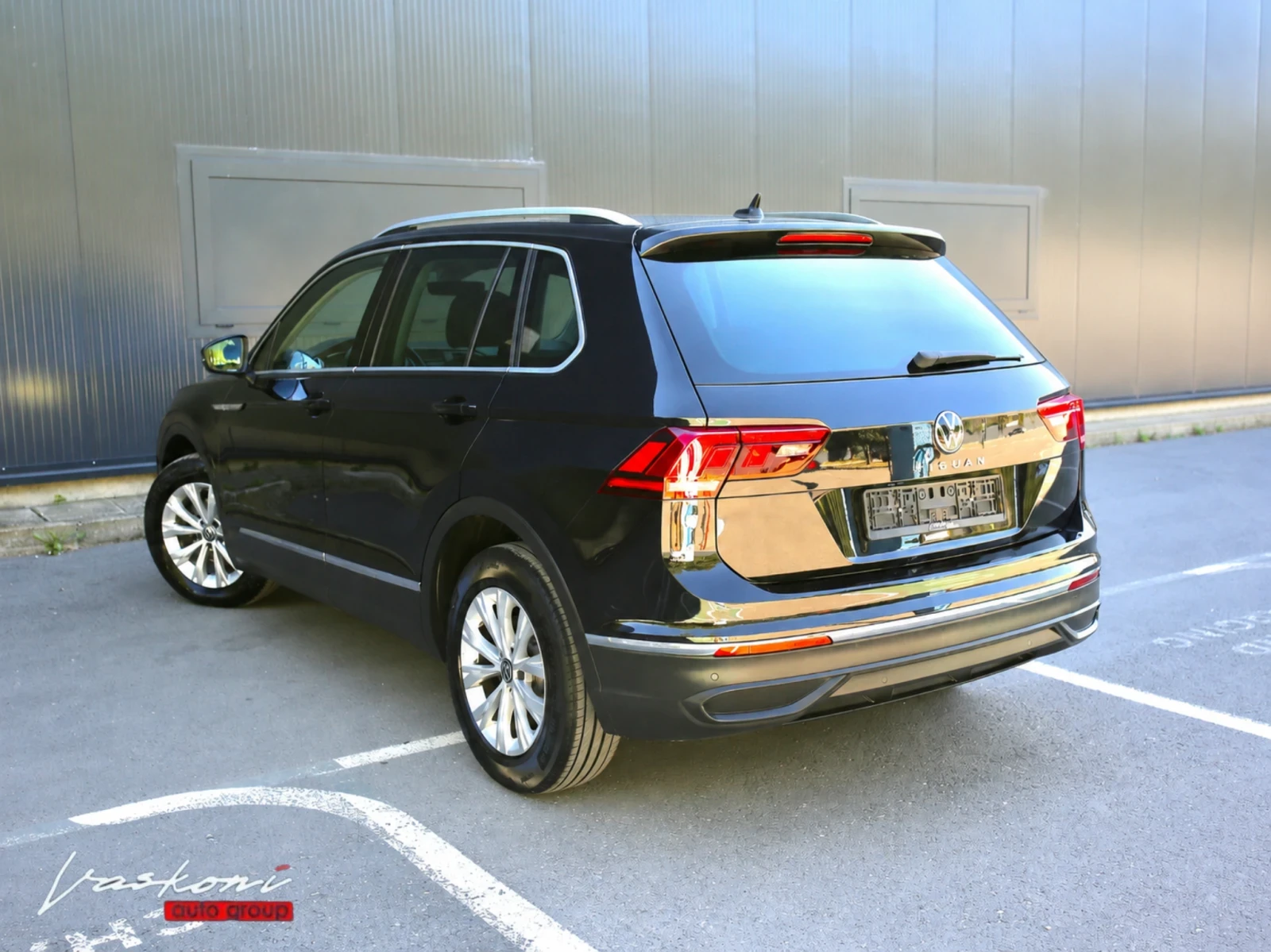 VW Tiguan 2.0 TDI DIGITAL FACELIFT, снимка 3 - Автомобили и джипове - 55965184