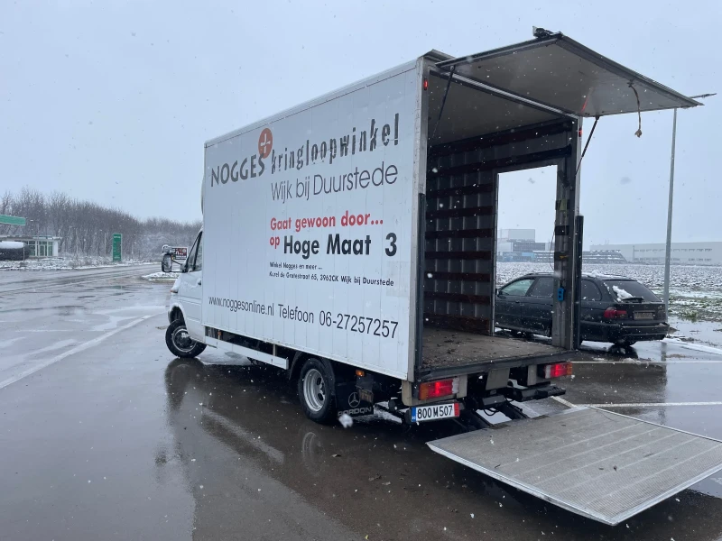 Mercedes-Benz Sprinter Само фургона с падащ борд!, снимка 2 - Бусове и автобуси - 52897267
