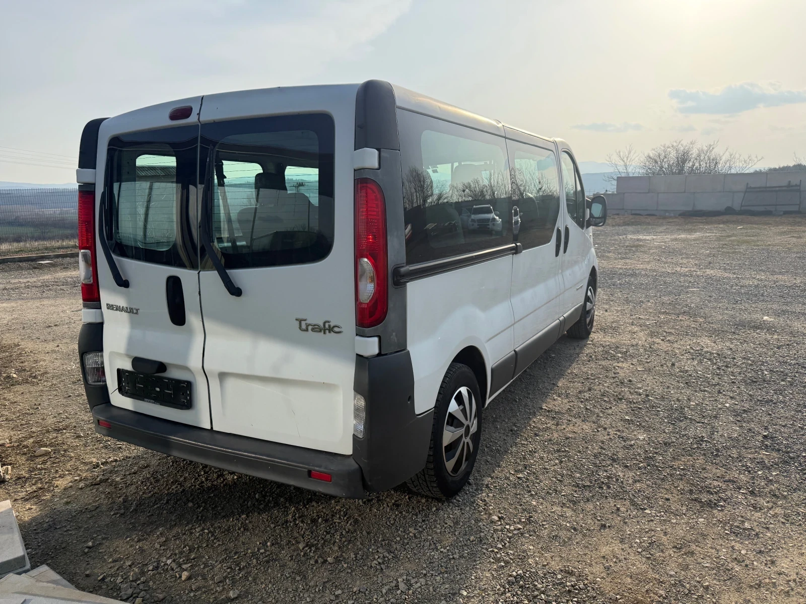 Renault Trafic 2.0 115 8+ 1 maxi klima - изображение 5