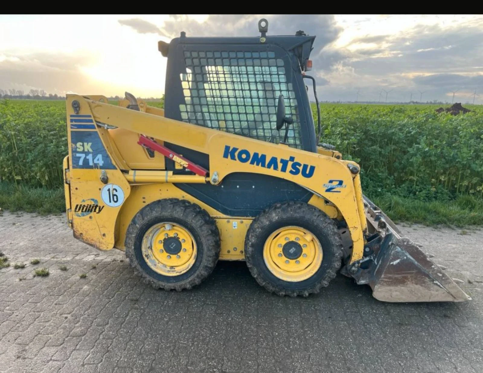 Мини челни товарачи Komatsu sk 714    Нов Внос Германия