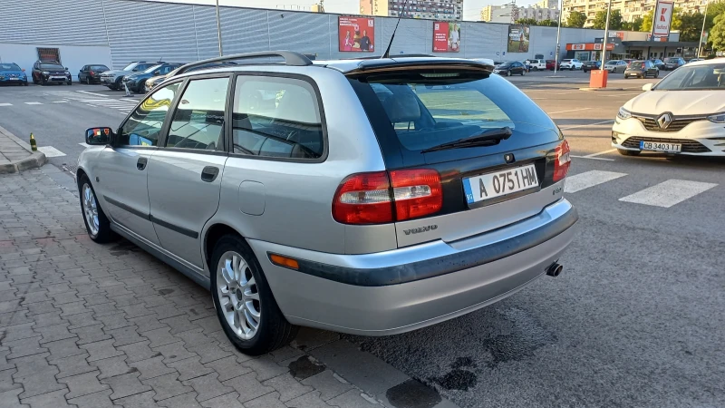 Volvo V40, снимка 6 - Автомобили и джипове - 47433376