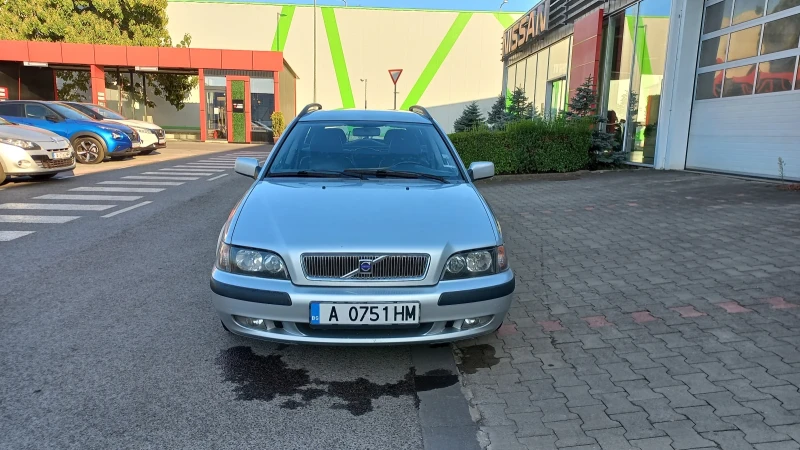 Volvo V40, снимка 2 - Автомобили и джипове - 47433376