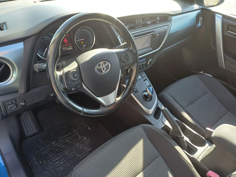 Toyota Auris 1.8Hybrid , снимка 12 - Автомобили и джипове - 47814481