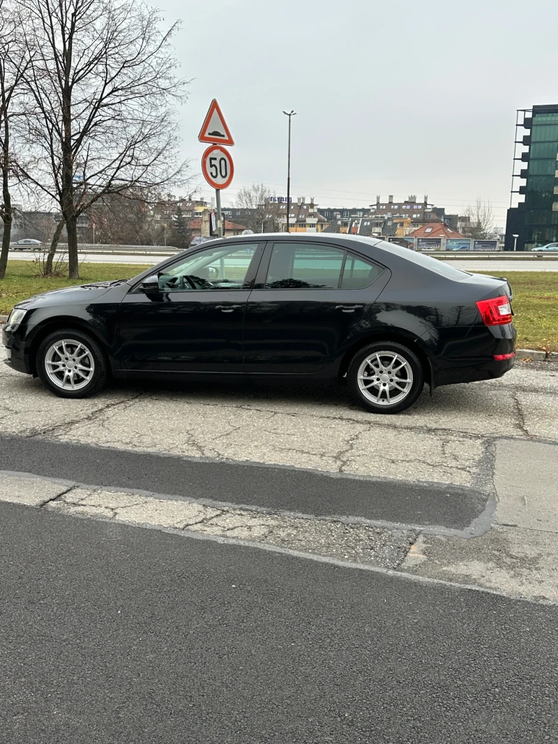 Skoda Octavia, снимка 3 - Автомобили и джипове - 48286332