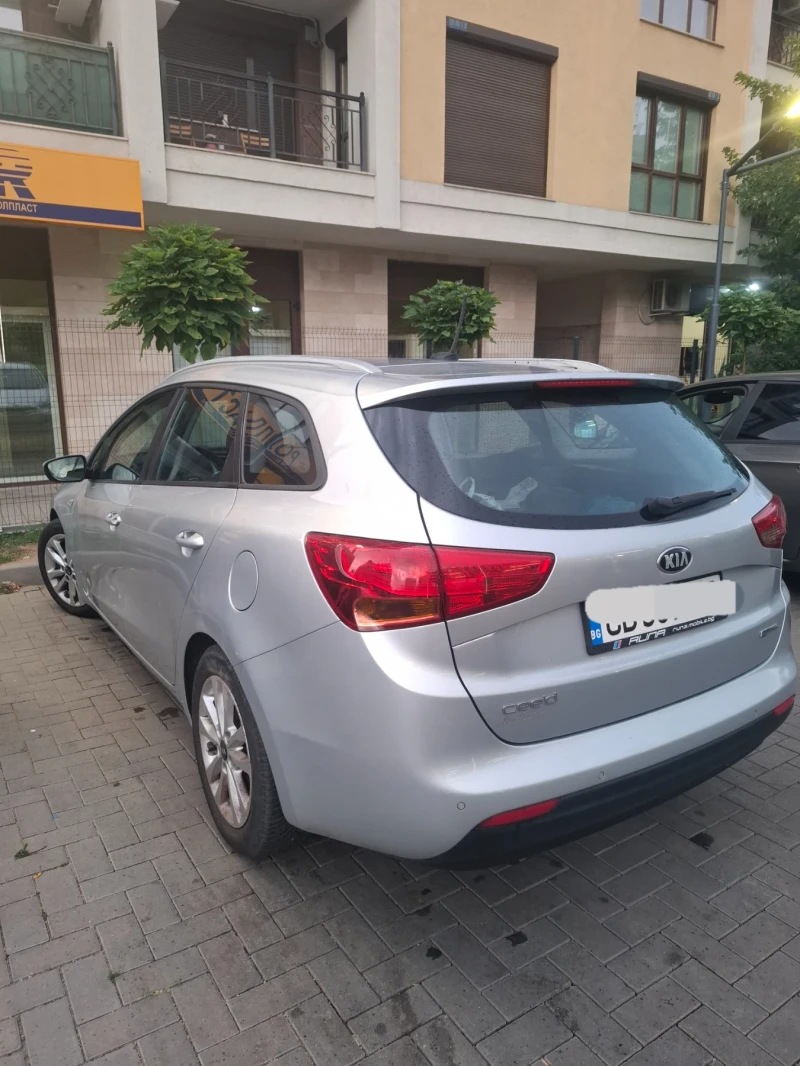 Kia Ceed SW, снимка 11 - Автомобили и джипове - 52517604