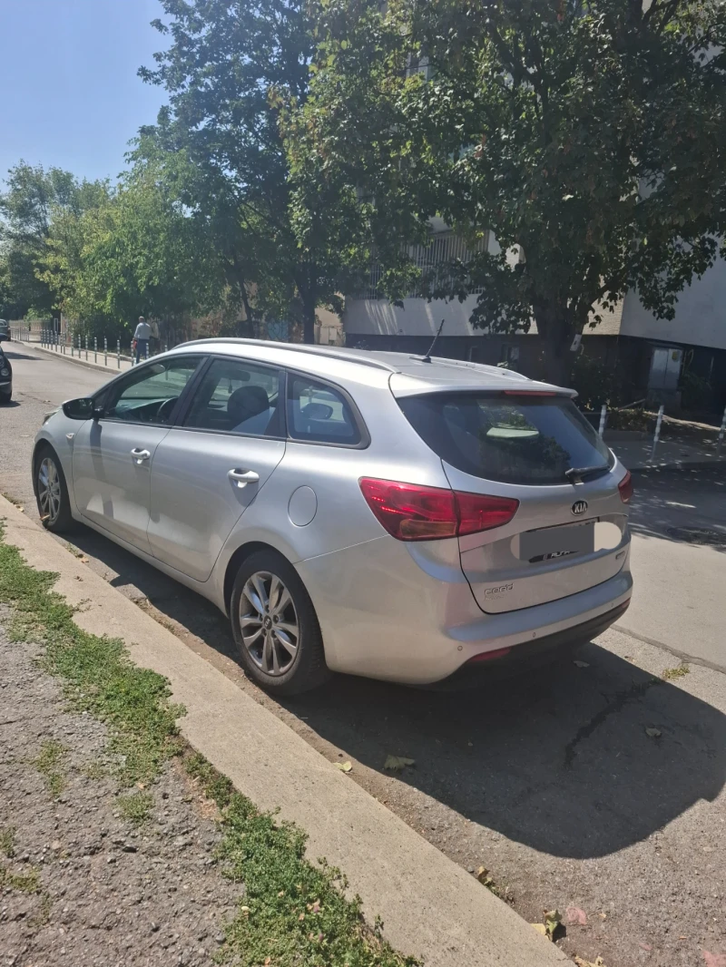 Kia Ceed SW, снимка 3 - Автомобили и джипове - 52517604