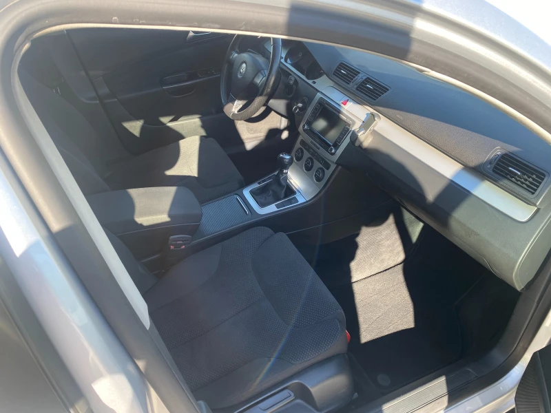 VW Passat 2.0 tdi, снимка 9 - Автомобили и джипове - 52018277