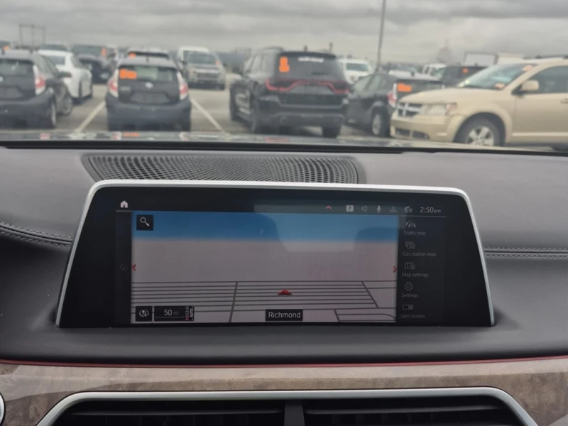 BMW 750 * 750LI XDRIVE * CARFAX * БЕЗ ПЪРВОНАЧАЛНА ВНОСКА, снимка 10 - Автомобили и джипове - 52801730