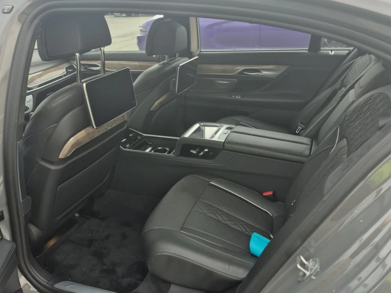 BMW 750 * 750LI XDRIVE * CARFAX * БЕЗ ПЪРВОНАЧАЛНА ВНОСКА, снимка 13 - Автомобили и джипове - 52801730