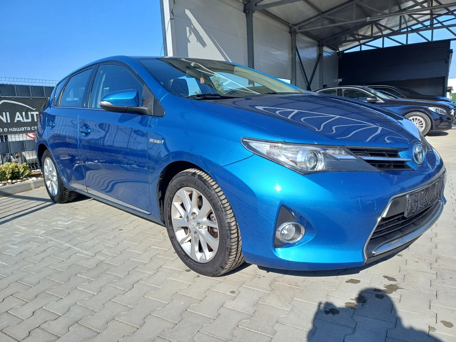 Toyota Auris 1.8Hybrid  - изображение 8